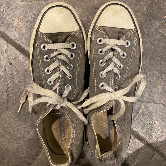 Converse Shoes - grey low top converse